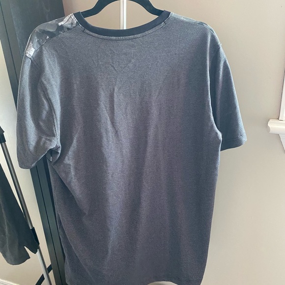 Under Armour T Shirt - Picture 7 of 10